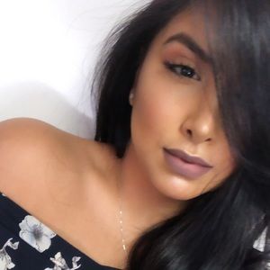 Meet your Posher, Talia